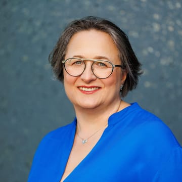 foto_AKR_FullResLight carre.jpg