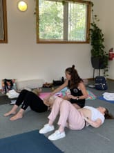 dani mums and bubs checking tummies.jpg