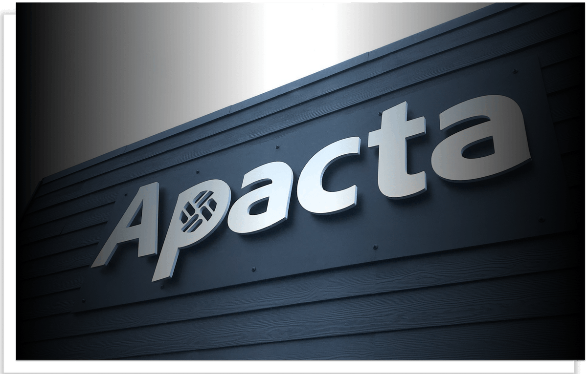 Apacta bygning hvid baggrund.png