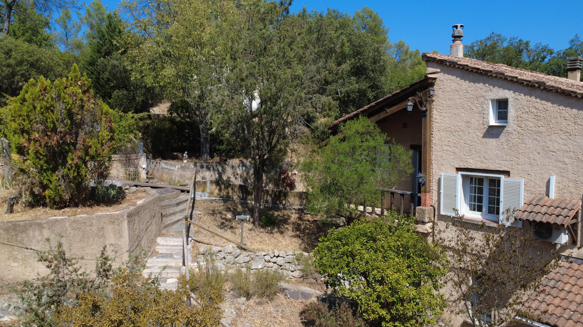 villa3 Entrecasteaux .jpg