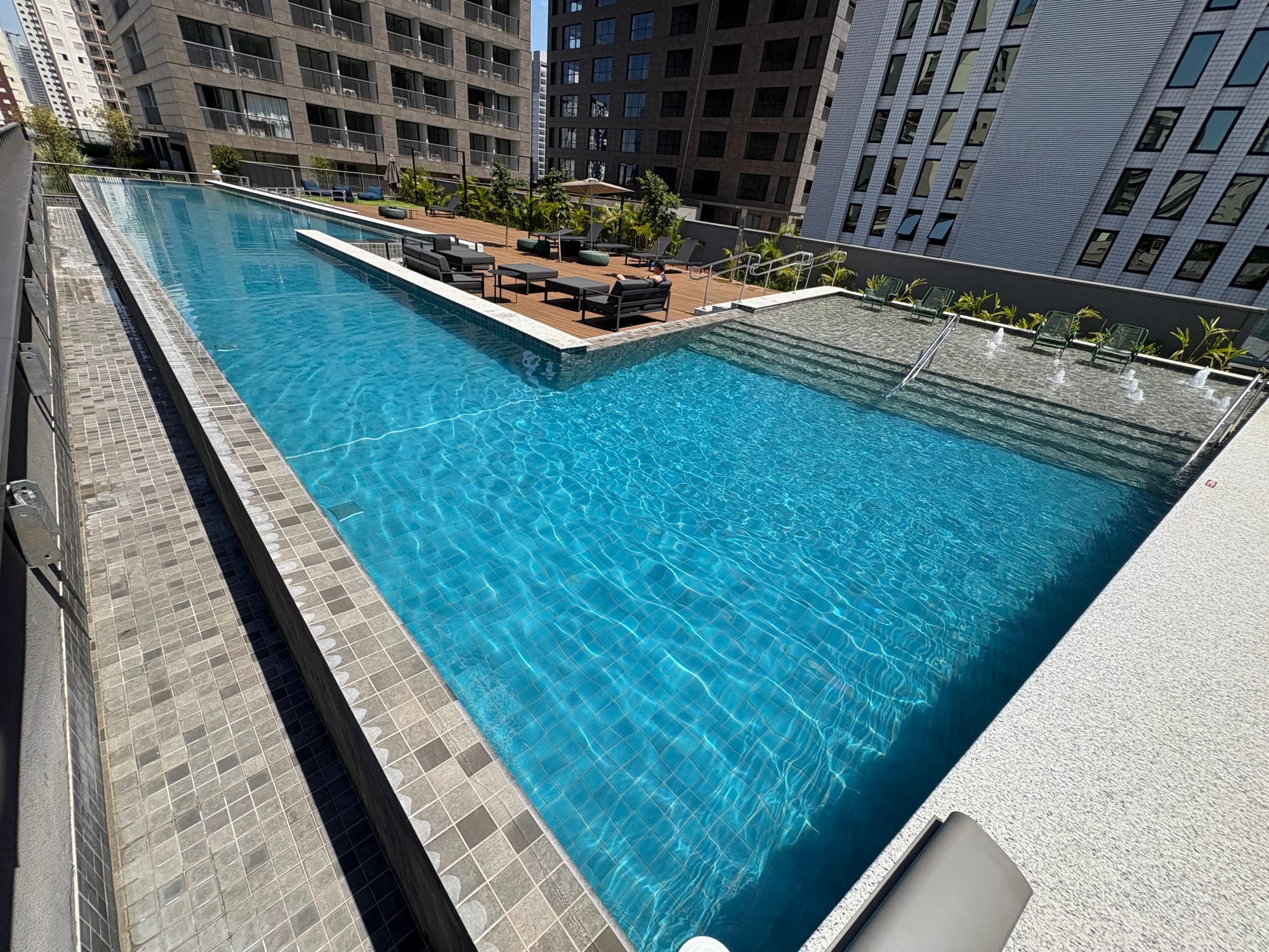 IMG_3263_swimming.jpg