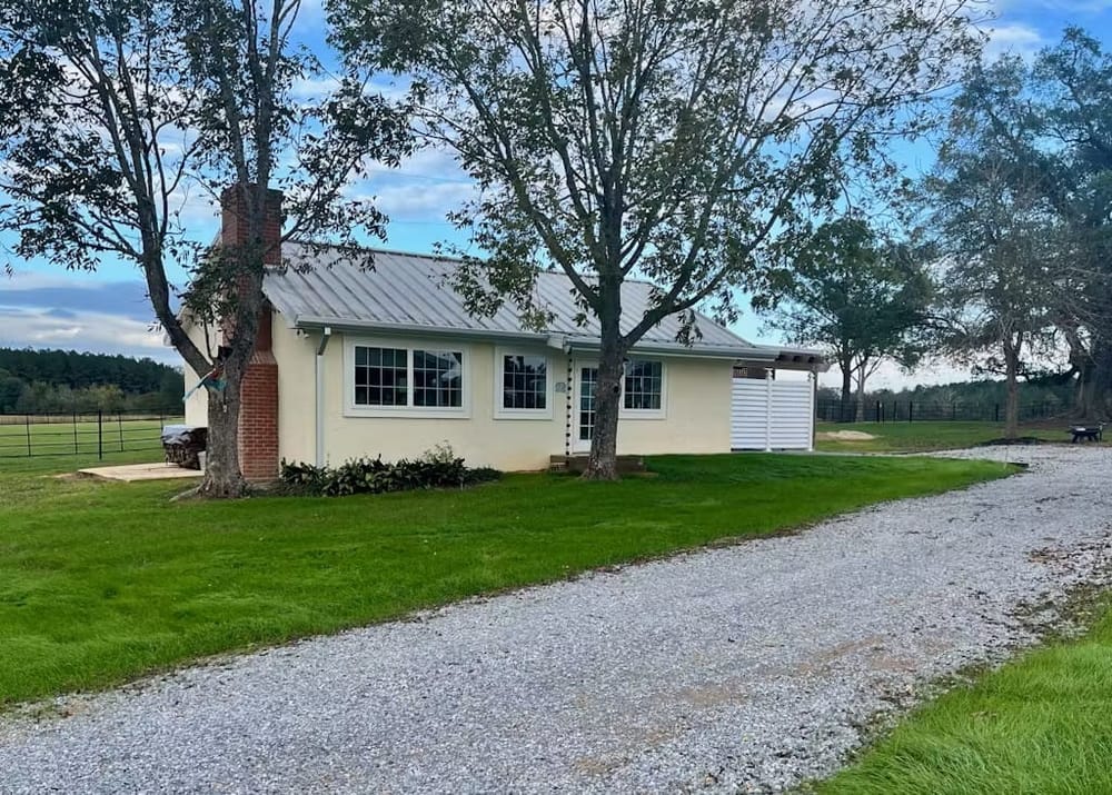 Cottage w green grass.jpg