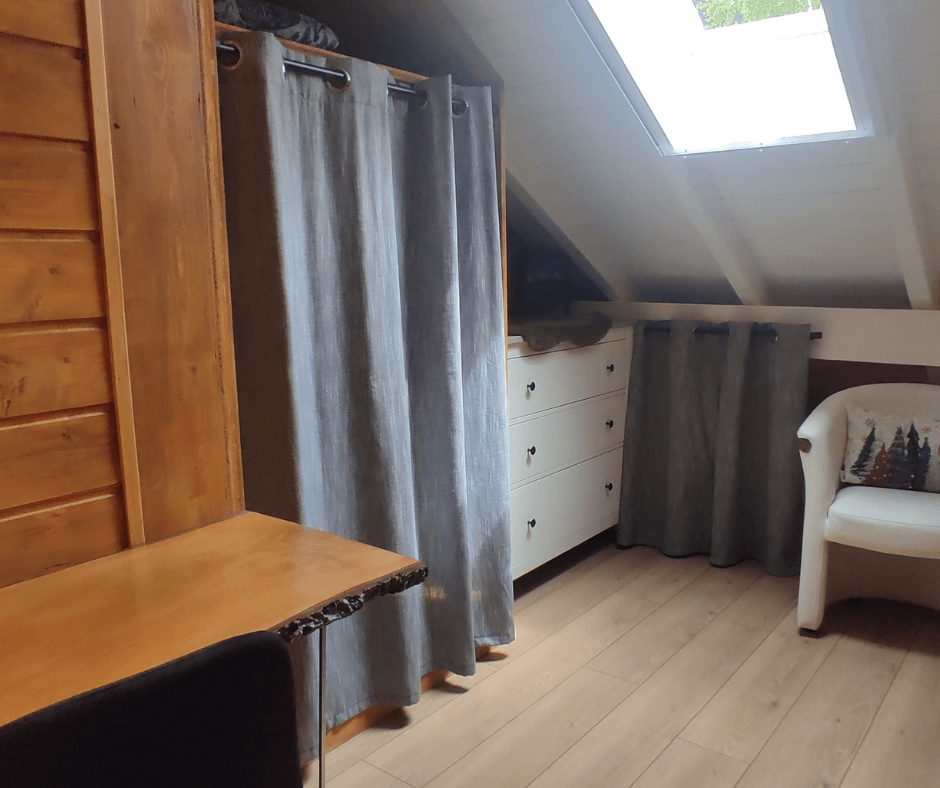 Emerald Green QR Code Website Business Facebook Post (6).png