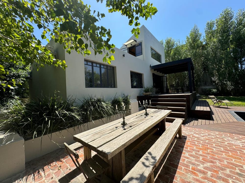 Villa Picaflor El Chorro Outdoor dining 1.jpg