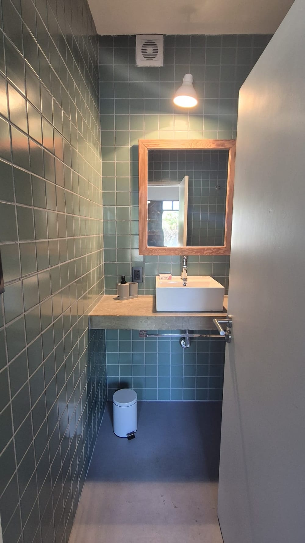 Villa Picaflor El Chorro Bedroom 1-3 Bathroom.jpg