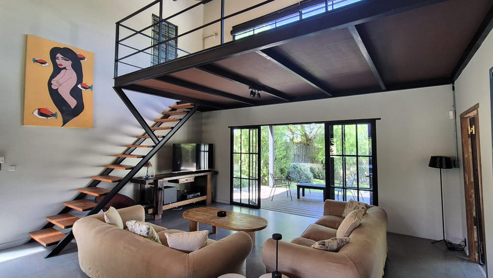 Villa Picaflor El Chorro Living Mezzanine.jpg