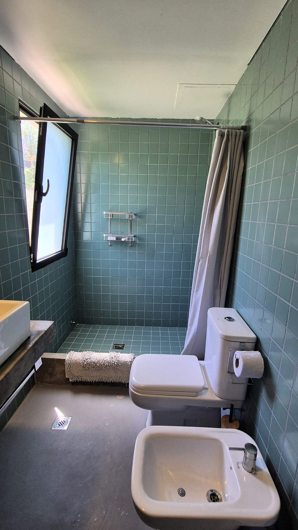 Villa Picaflor El Chorro Bedroom 1-4 Bathroom.jpg