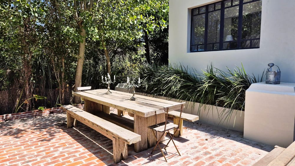 Villa Picaflor El Chorro Outdoor dining 2.jpg