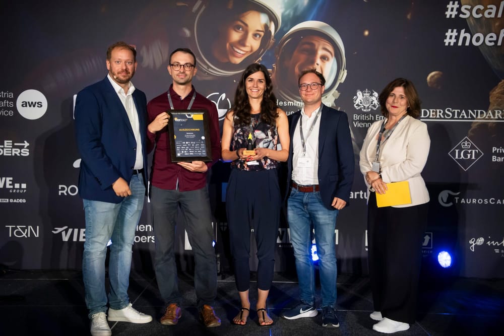 v.l.n.r. Florian Haas (EY), Christoph Altmann, MIchael Hettegger und Anna Grausgruber (Seneven) und Doris Agneter (tecnet).jpg