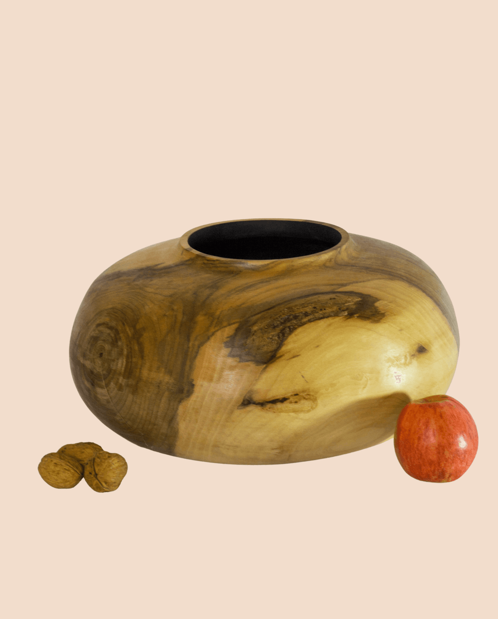 Vase Nussbaum_ (1) (1).png