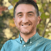 Photo Benoit profil resizee.png