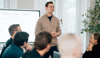 25-12 - Enwendo GmbH - Fotos Company - Meeting - komprimiert-4160-min.jpg